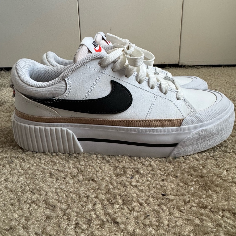 Nike Women's Court Legacy